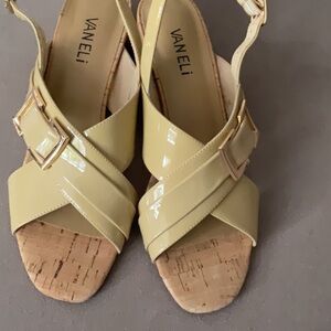 Vaneli Women's Cream Sandals 7.5 N